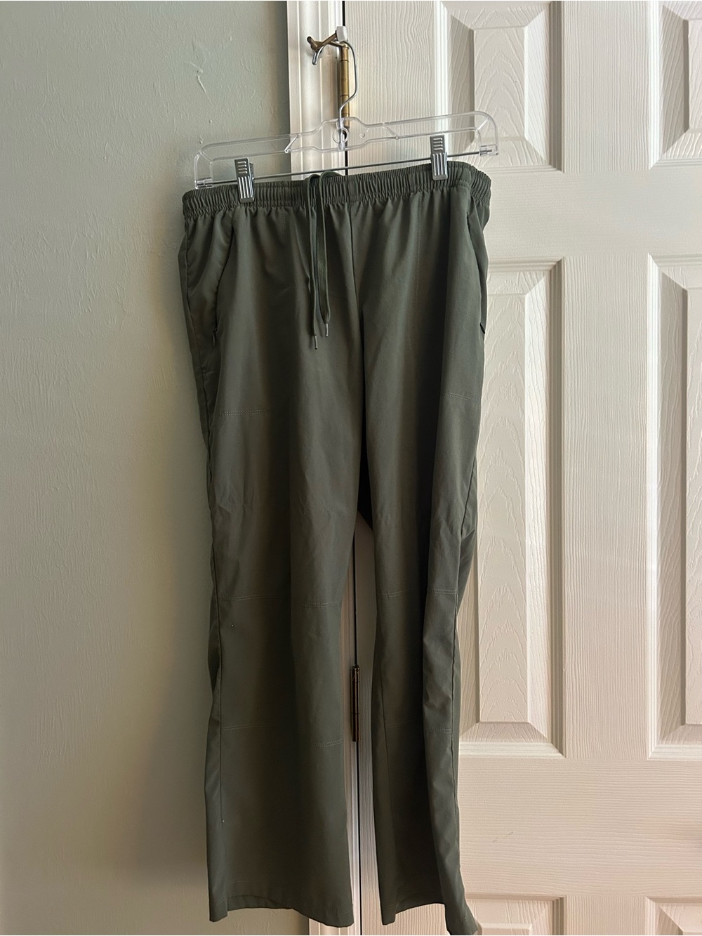 Women’s Olive Green Drawstring Workout Pants - Capris